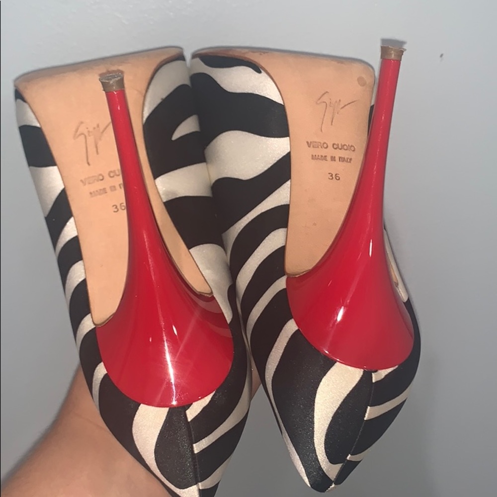 Giuseppe Zanotti Heels 👠 - Picture 2 of 7
